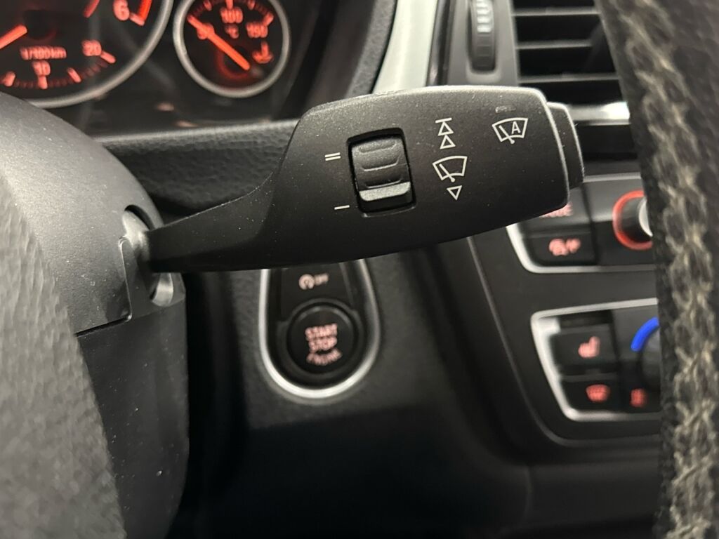 BMW 320 2013 Ruskea (beige)