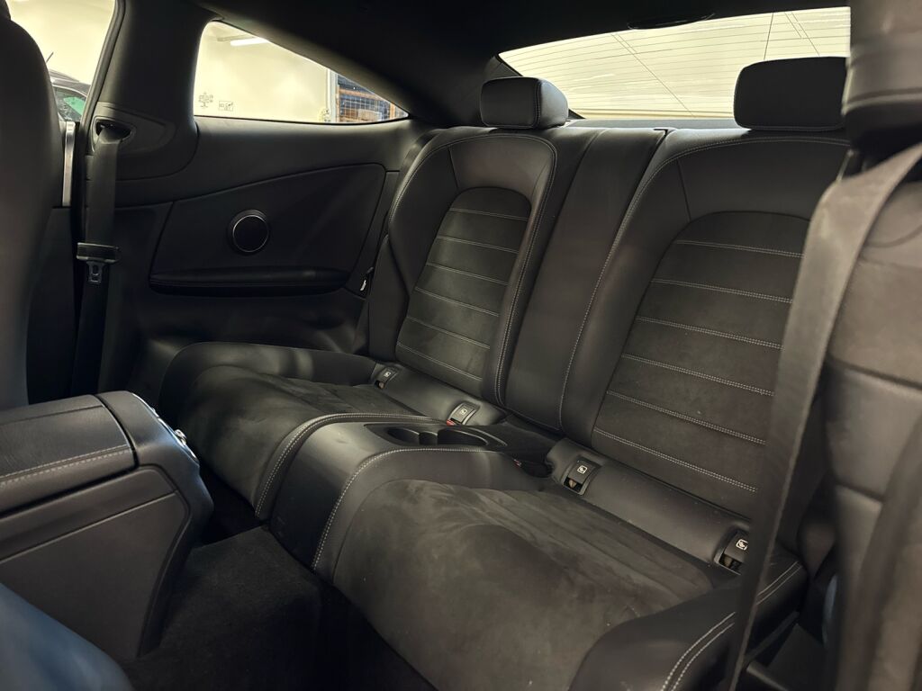 Mercedes-Benz C 2017 Musta