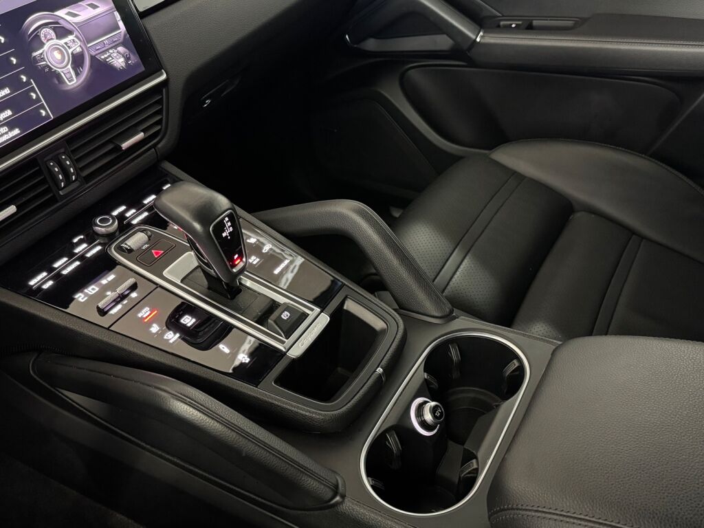 Porsche Cayenne 2018 Sininen