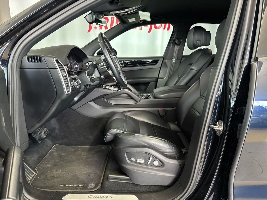 Porsche Cayenne 2018 Sininen