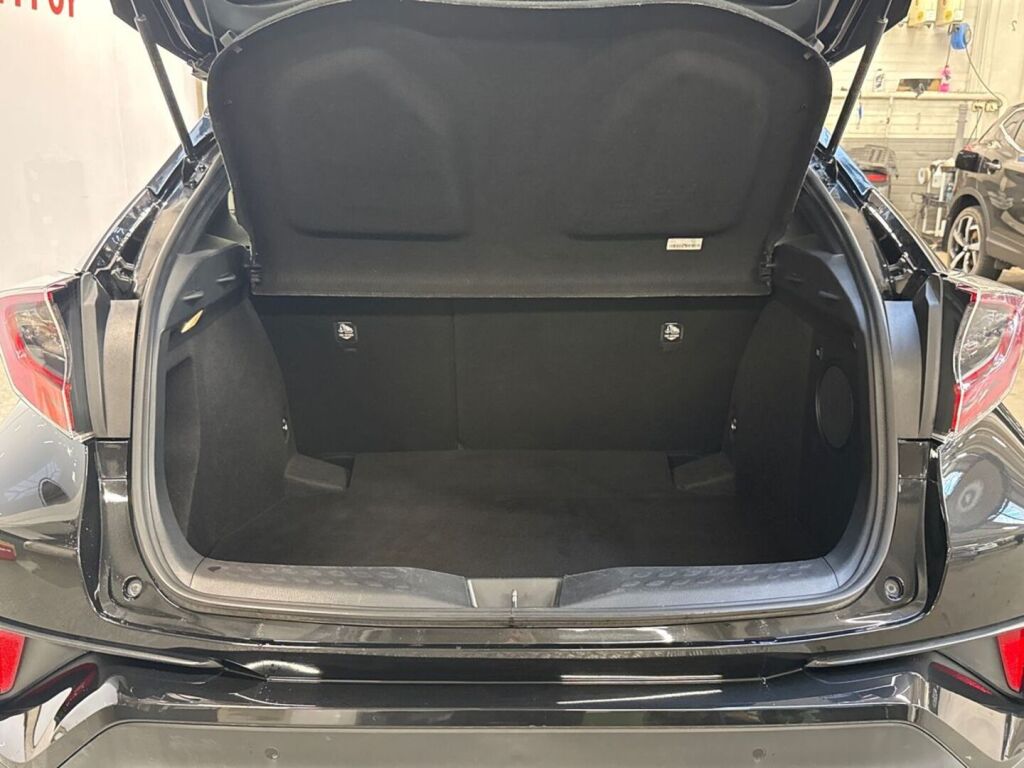 Toyota C-HR 2019 Musta