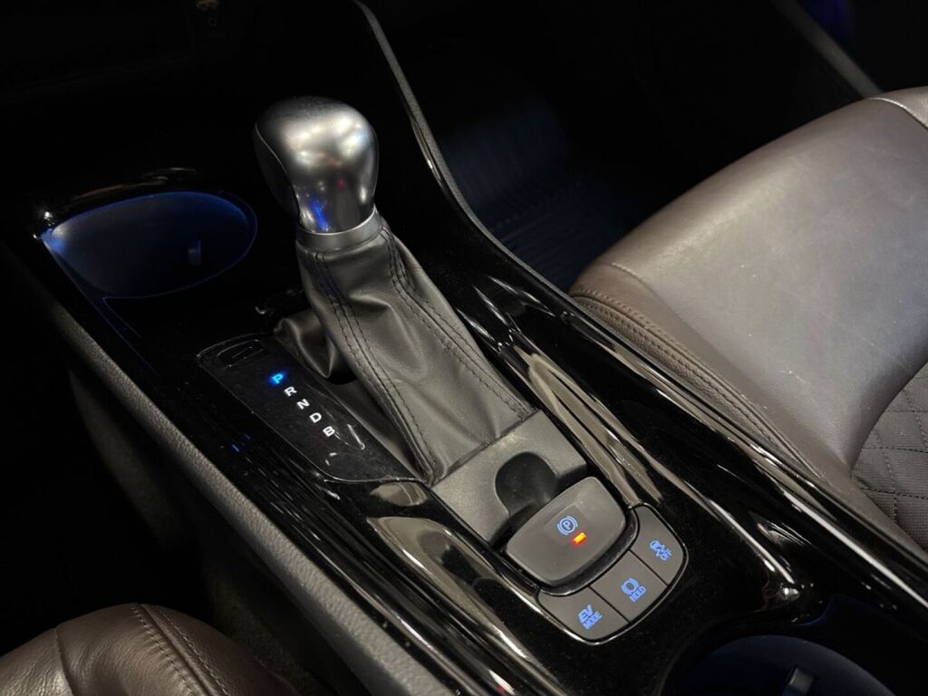 Toyota C-HR 2019 Musta