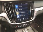 Volvo V60 2019 Musta