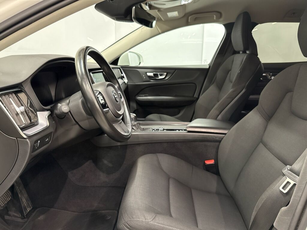 Volvo V60 2019 Valkoinen