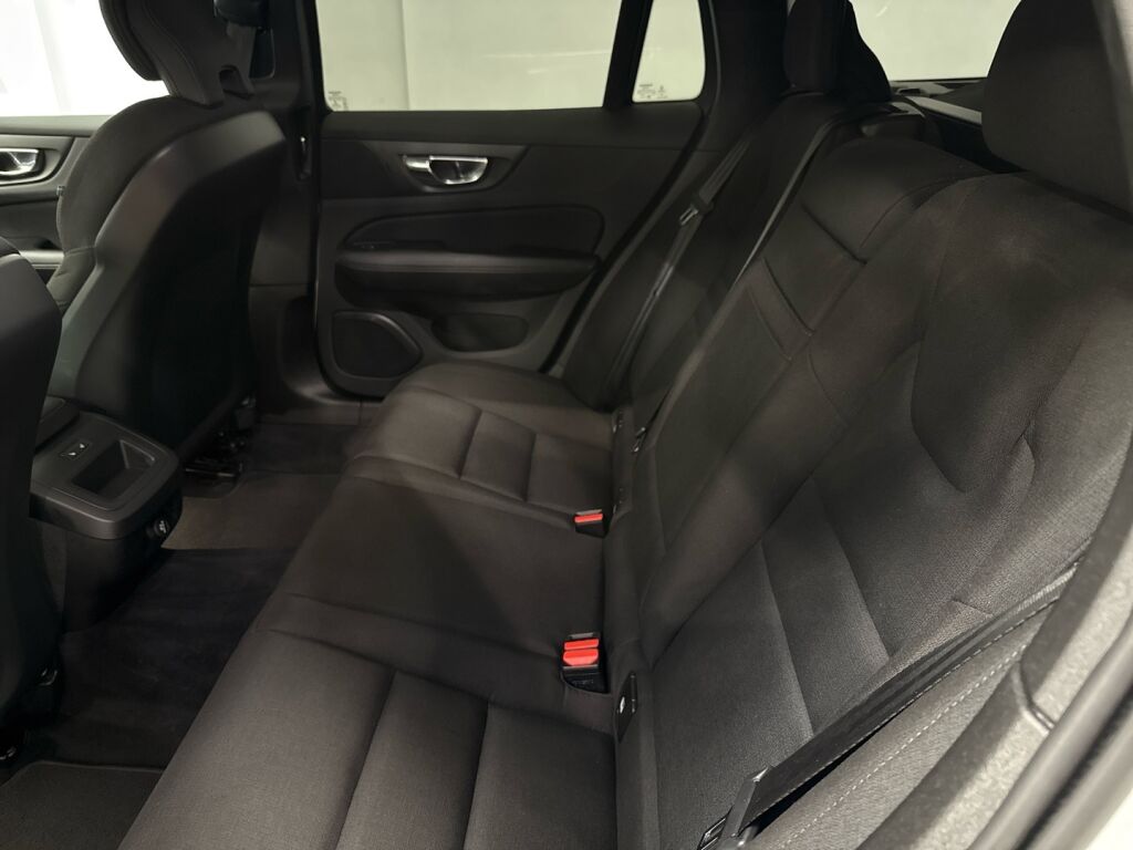 Volvo V60 2019 Valkoinen