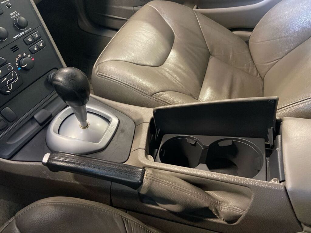 Volvo S60 2003 Ruskea (beige)