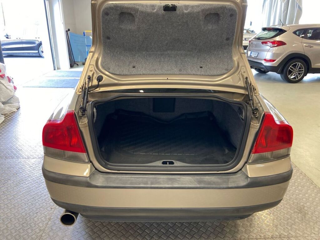 Volvo S60 2003 Ruskea (beige)