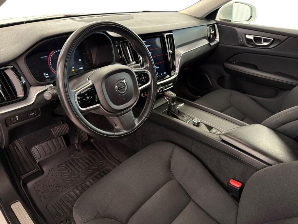 Volvo V60 2019 Valkoinen