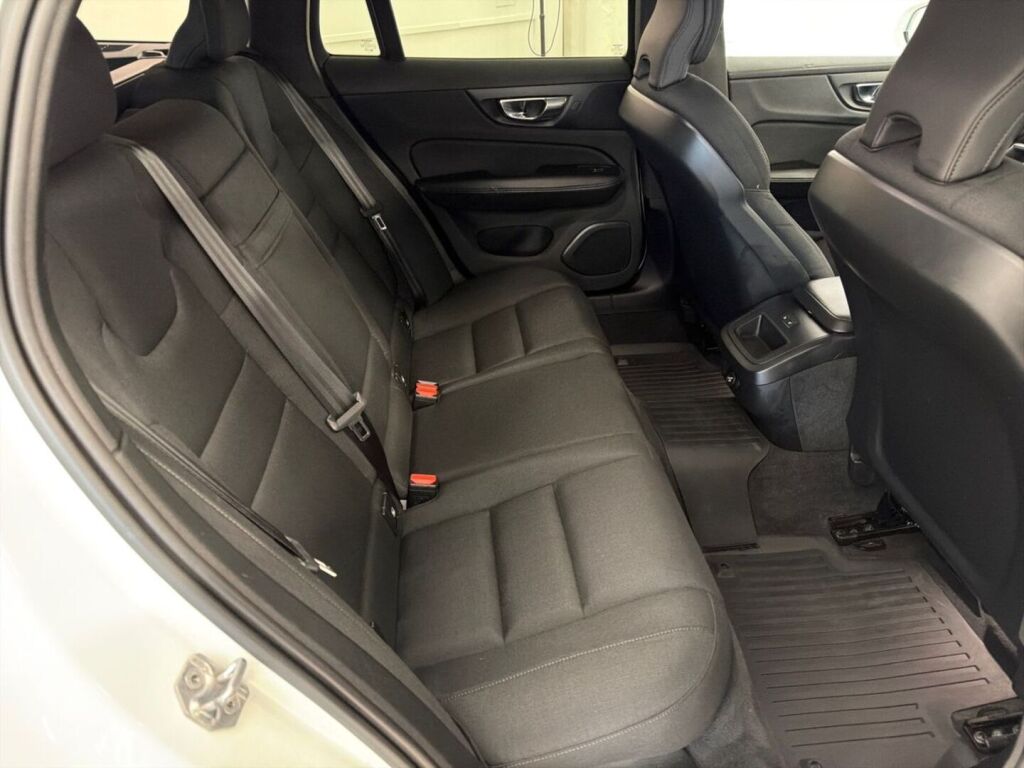 Volvo V60 2019 Valkoinen