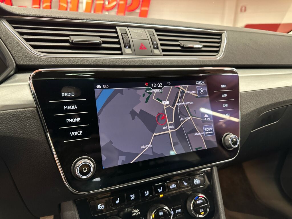 Skoda Superb 2019 Ruskea (beige)