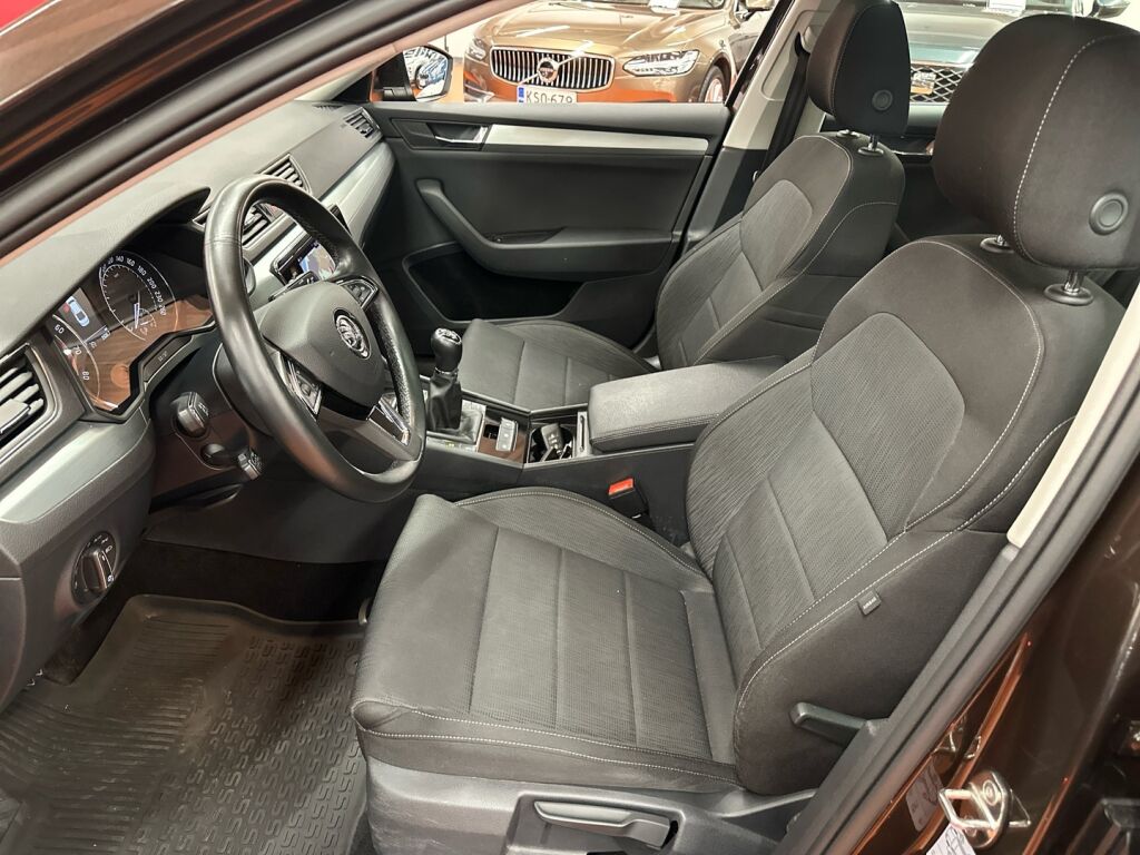 Skoda Superb 2019 Ruskea (beige)