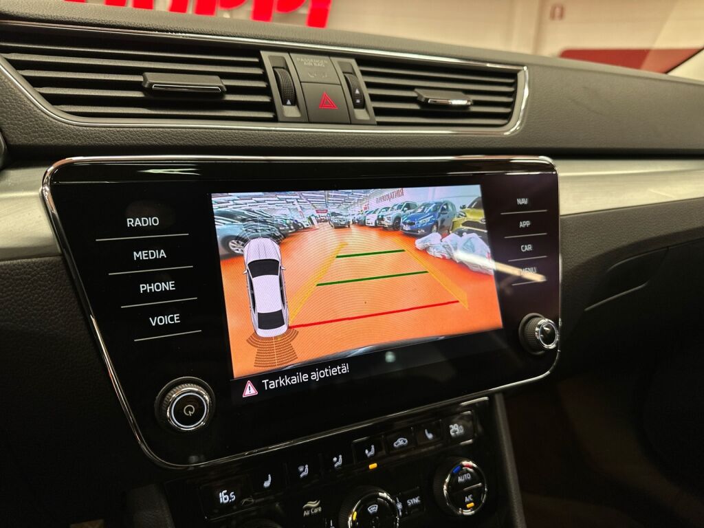 Skoda Superb 2019 Ruskea (beige)