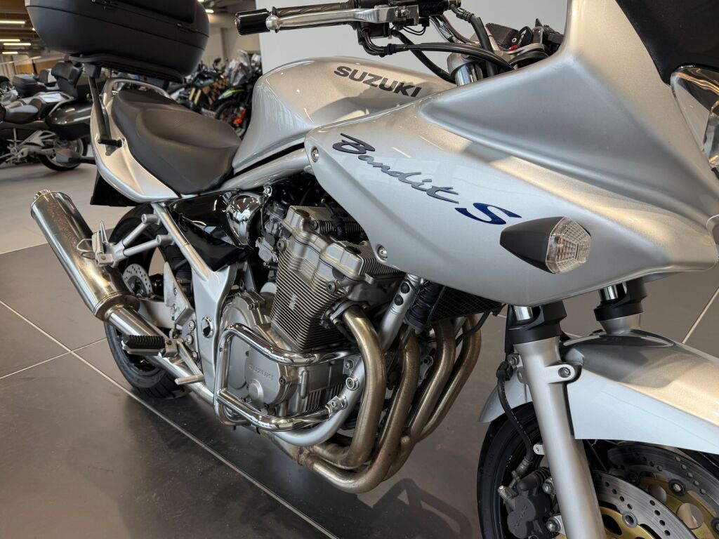 Suzuki GSF 2003 