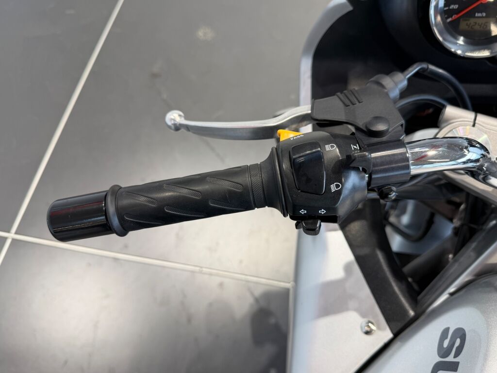 Suzuki GSF 2003 