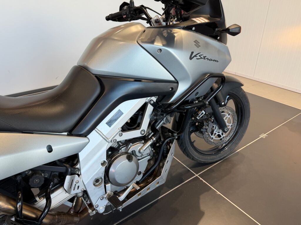 Suzuki DL 2004 Harmaa