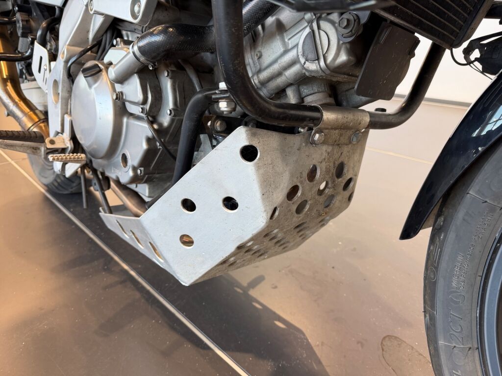 Suzuki DL 2004 Harmaa