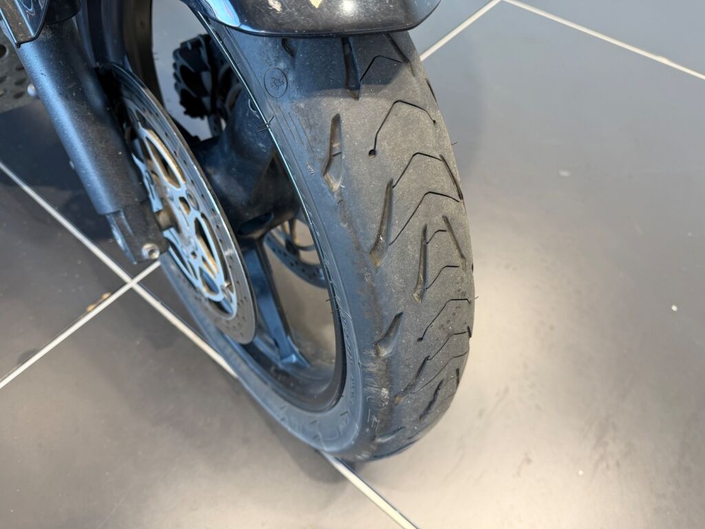 Suzuki DL 2004 Harmaa