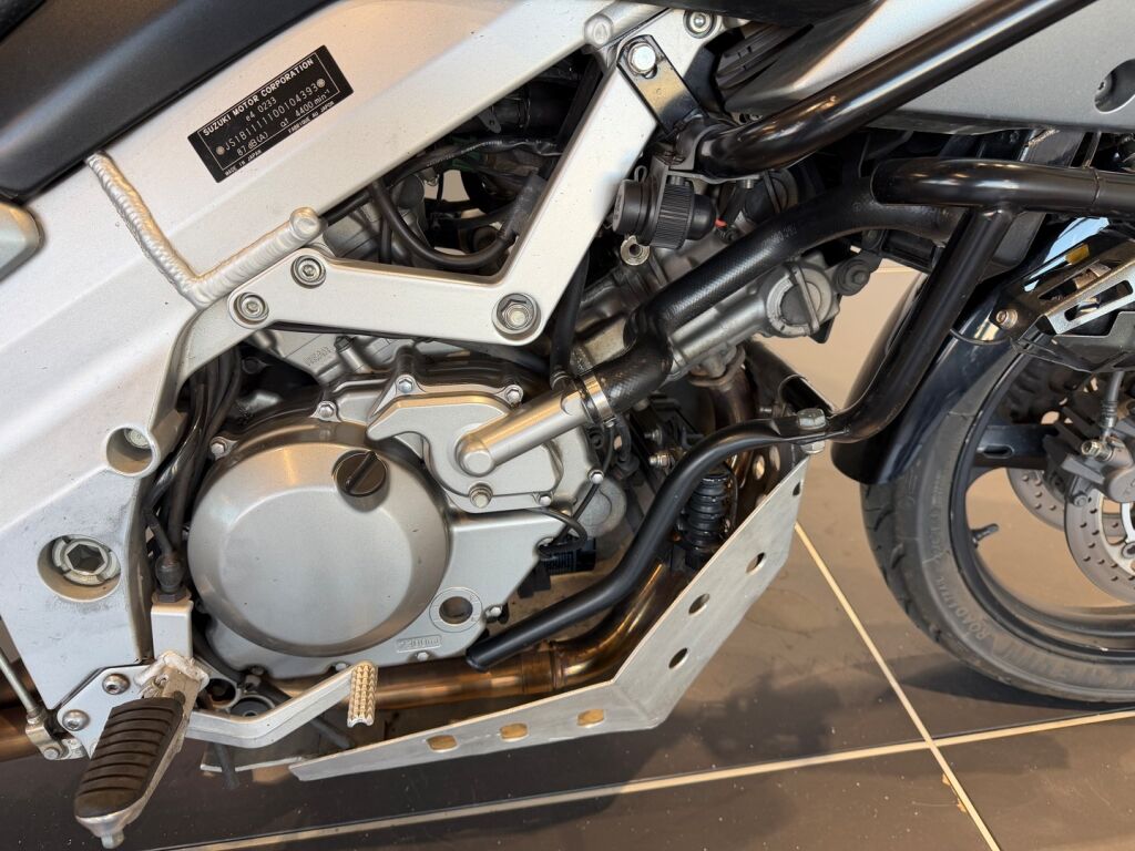 Suzuki DL 2004 Harmaa