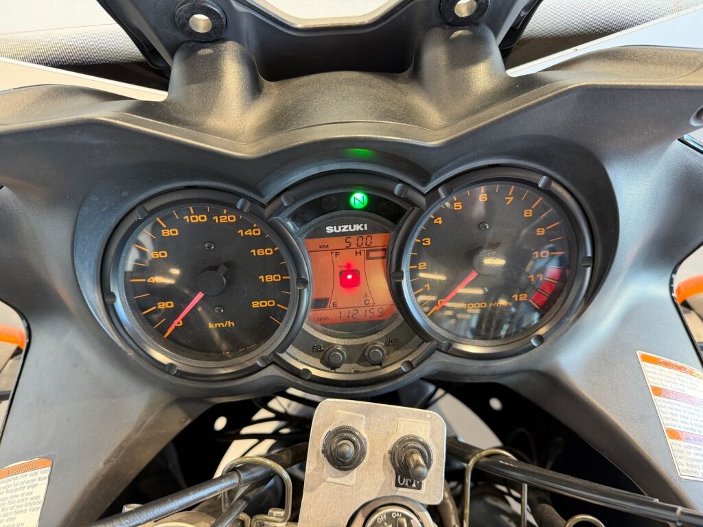 Suzuki DL 2004 Harmaa