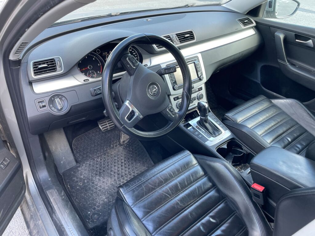 Volkswagen Passat 2013 Harmaa