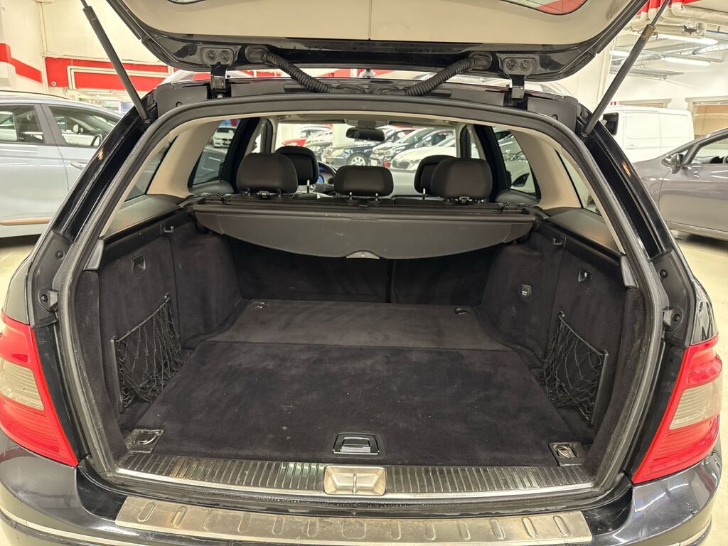 Mercedes-Benz C 2009 Musta