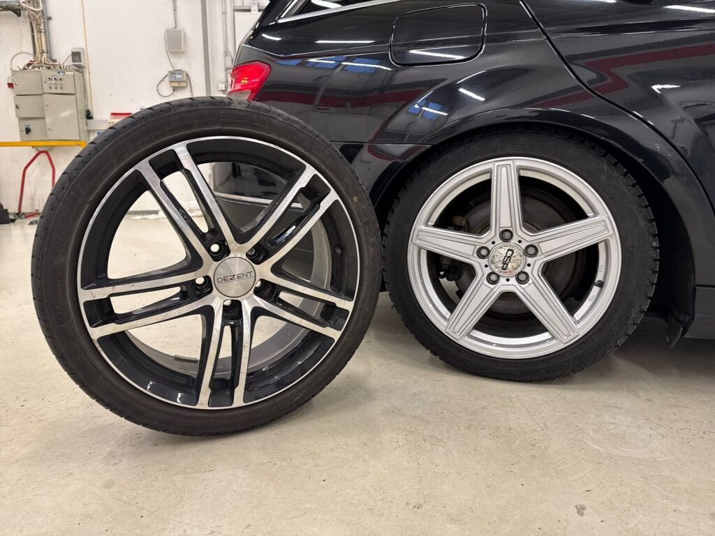 Mercedes-Benz C 2009 Musta