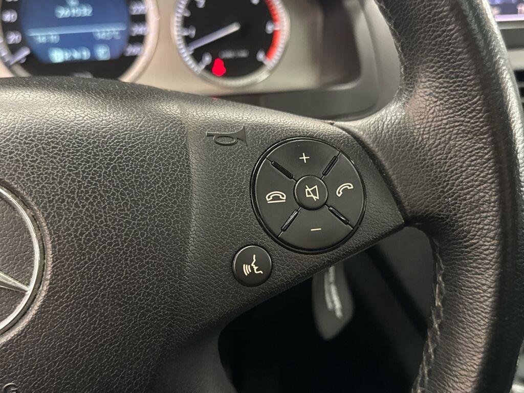 Mercedes-Benz C 2009 Musta