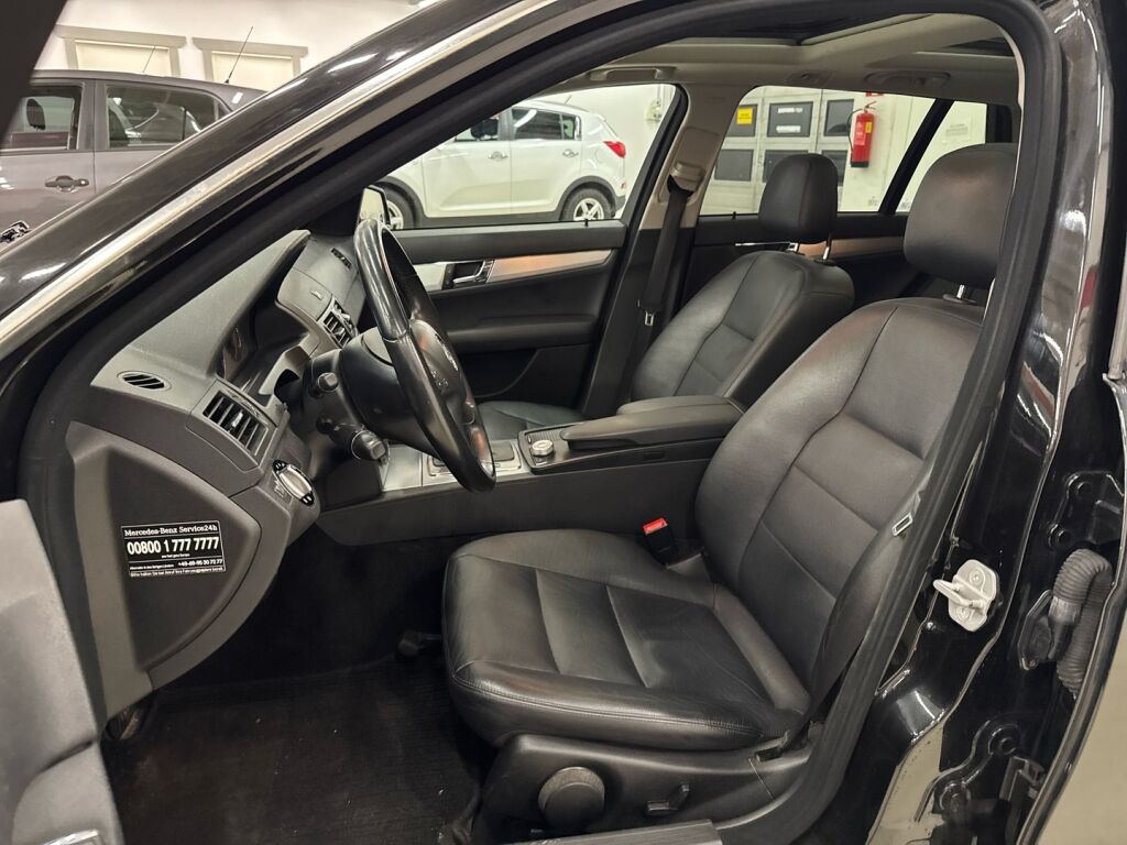 Mercedes-Benz C 2009 Musta