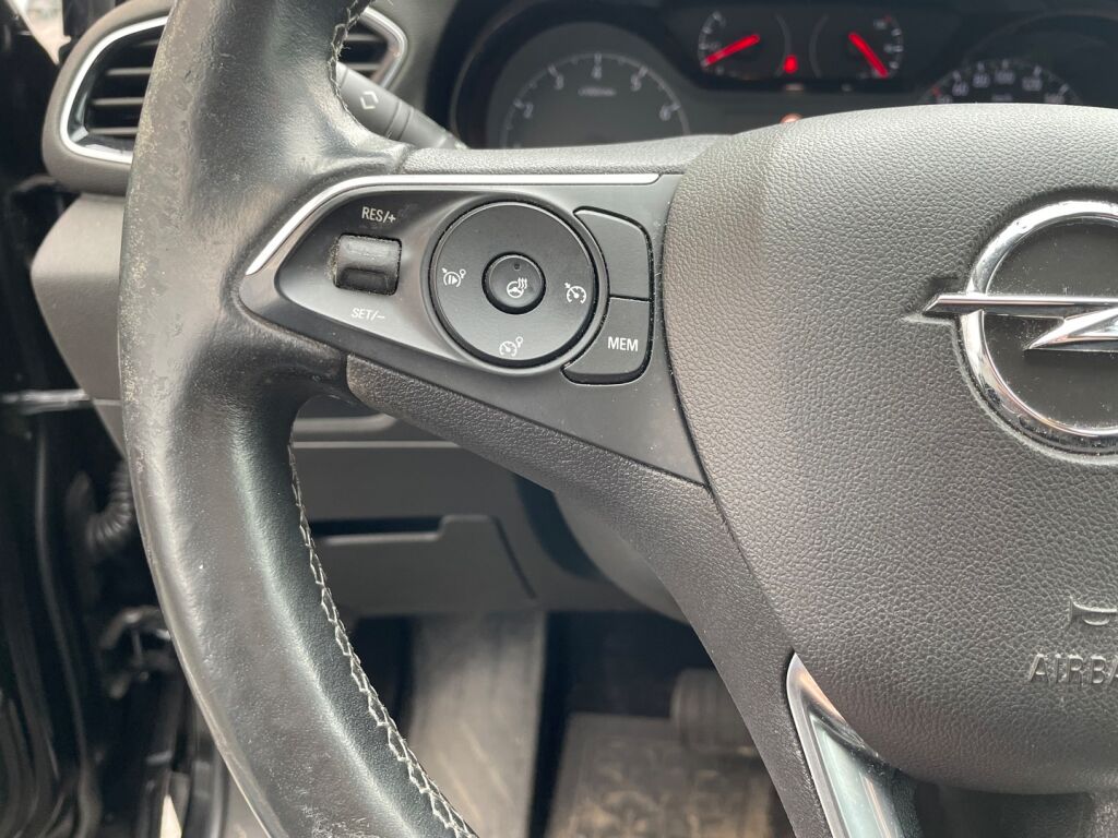Opel Grandland X 2019 Musta