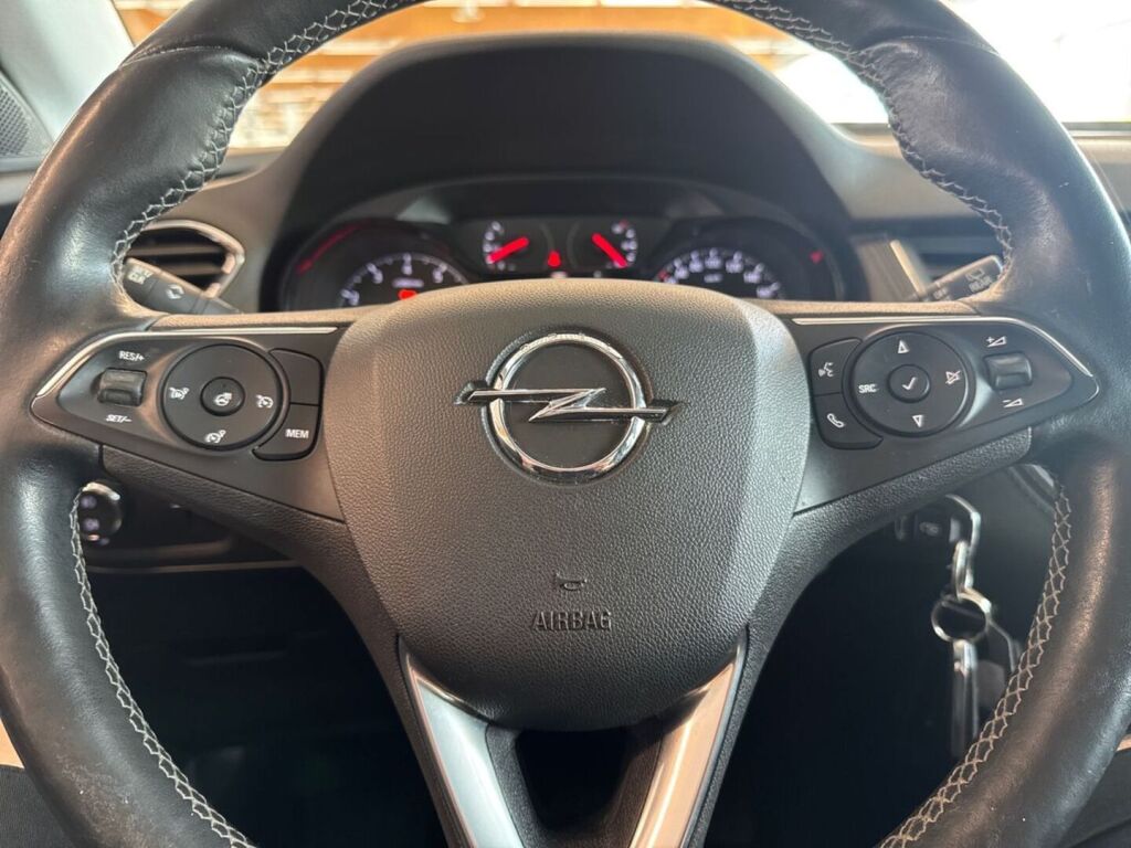 Opel Grandland X 2019 Musta