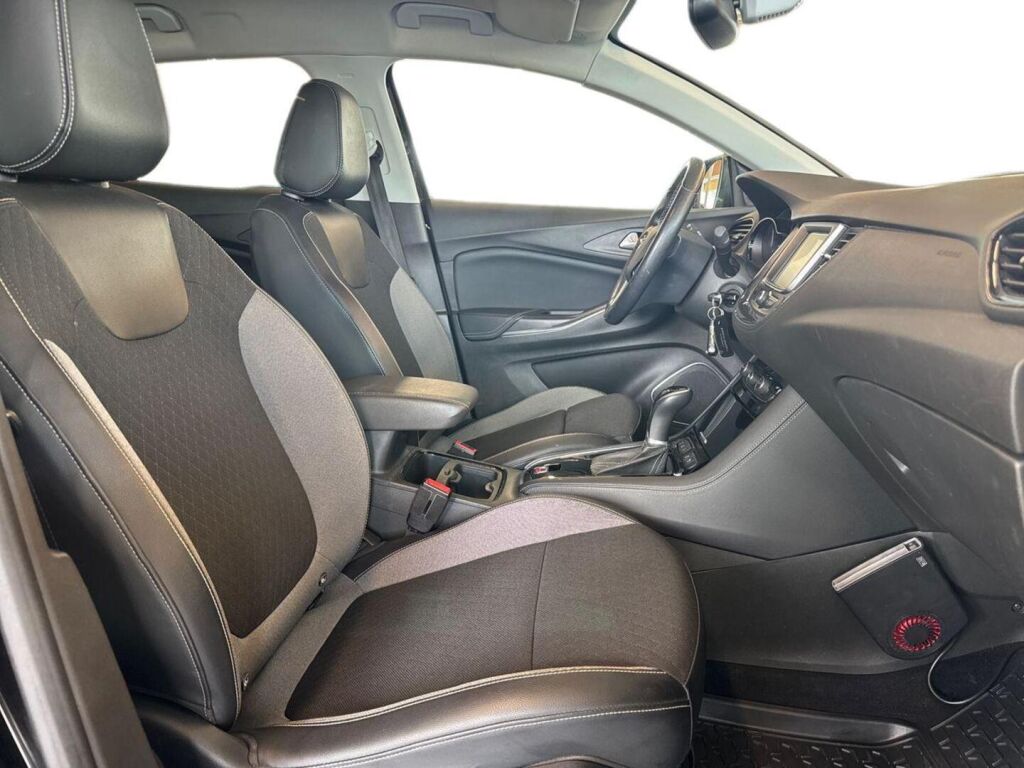Opel Grandland X 2019 Musta