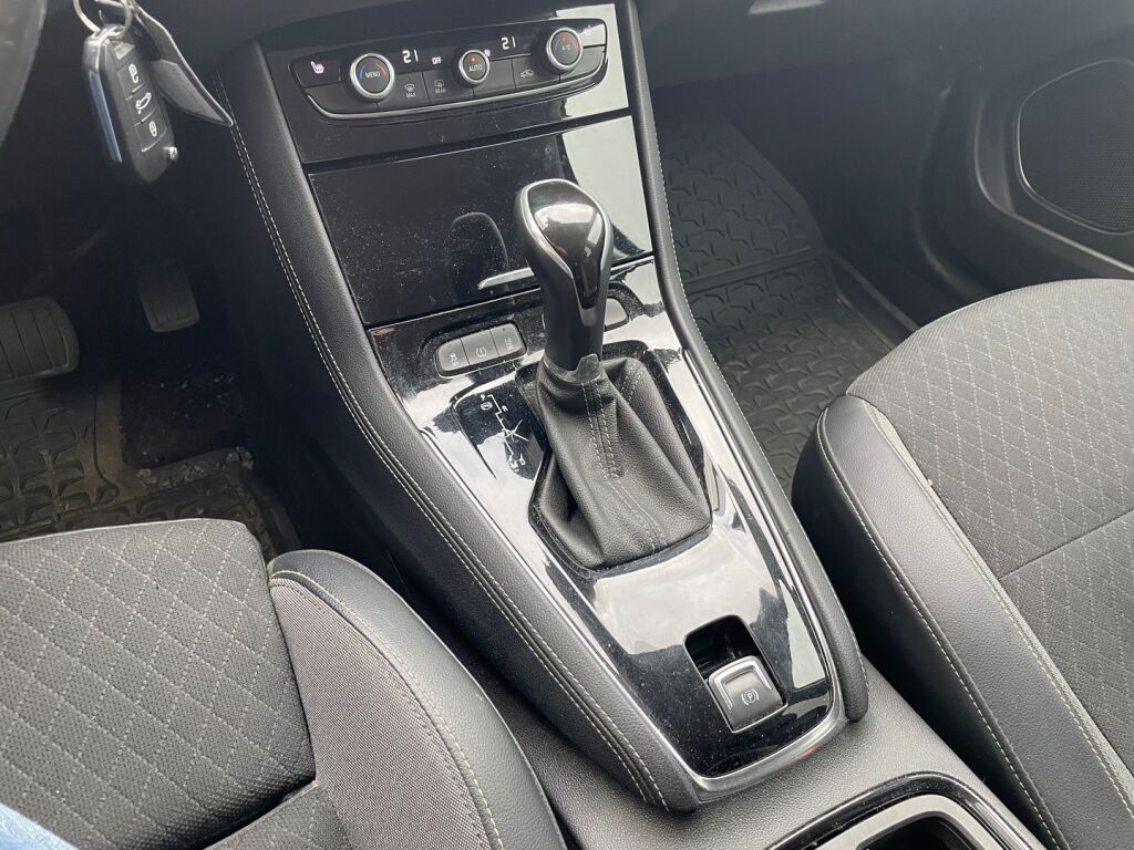 Opel Grandland X 2019 Musta