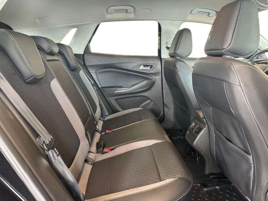 Opel Grandland X 2019 Musta