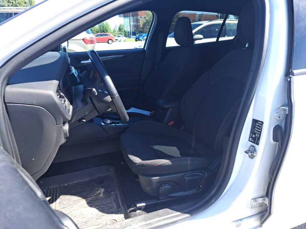 Ford Focus 2019 Valkoinen