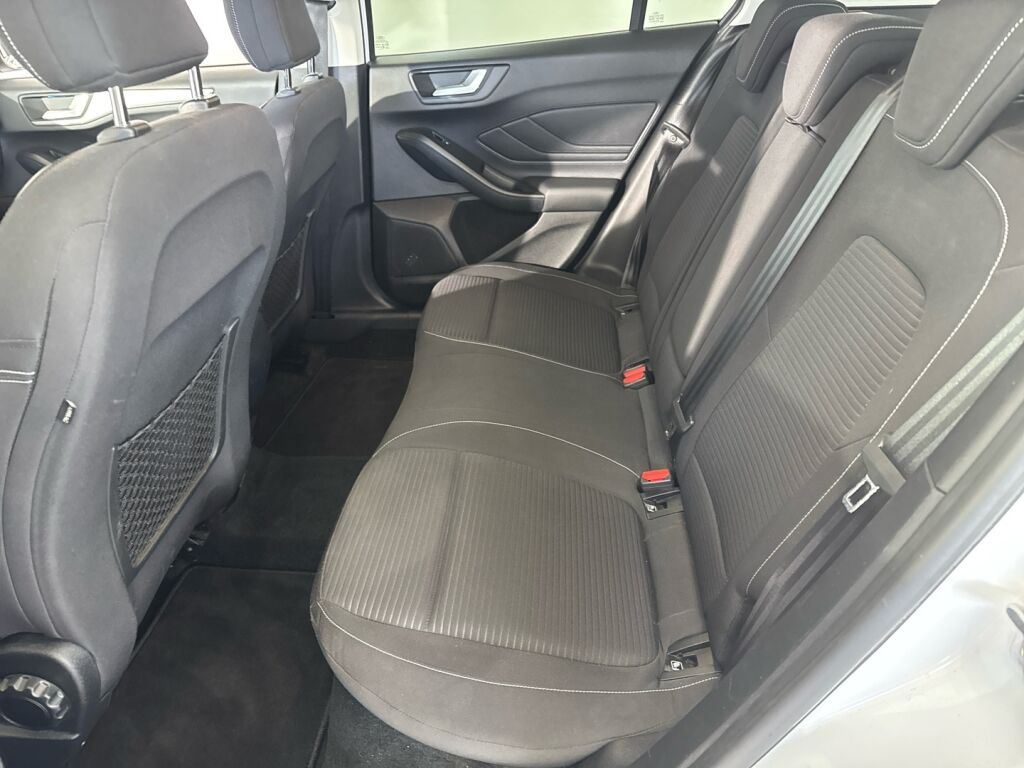 Ford Focus 2019 Valkoinen