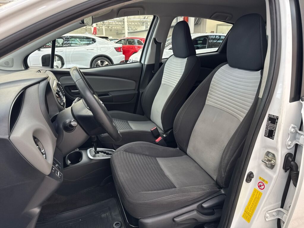 Toyota Yaris 2019 Valkoinen