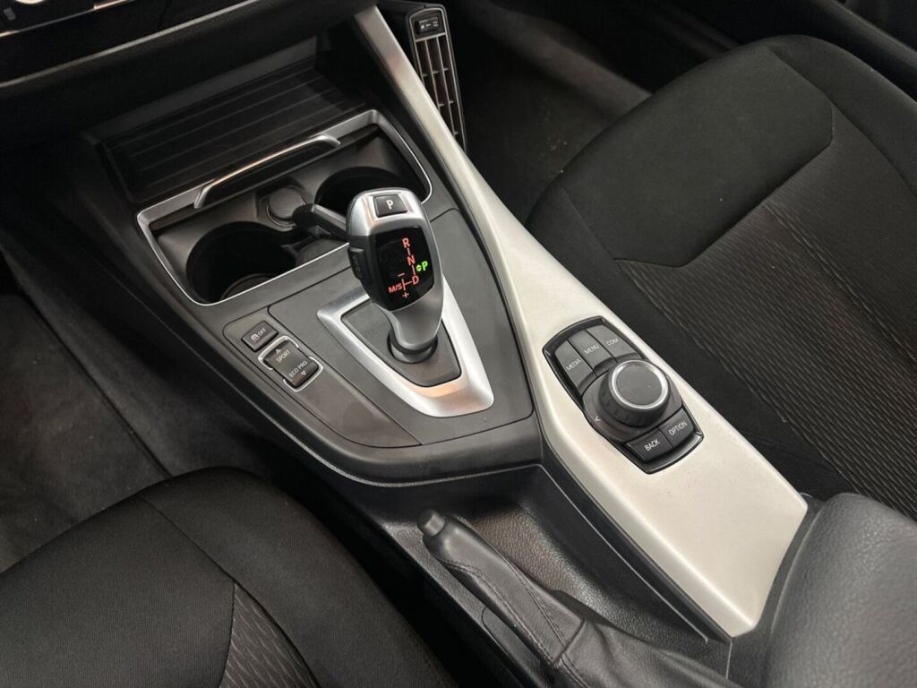 BMW 118 2019 Musta