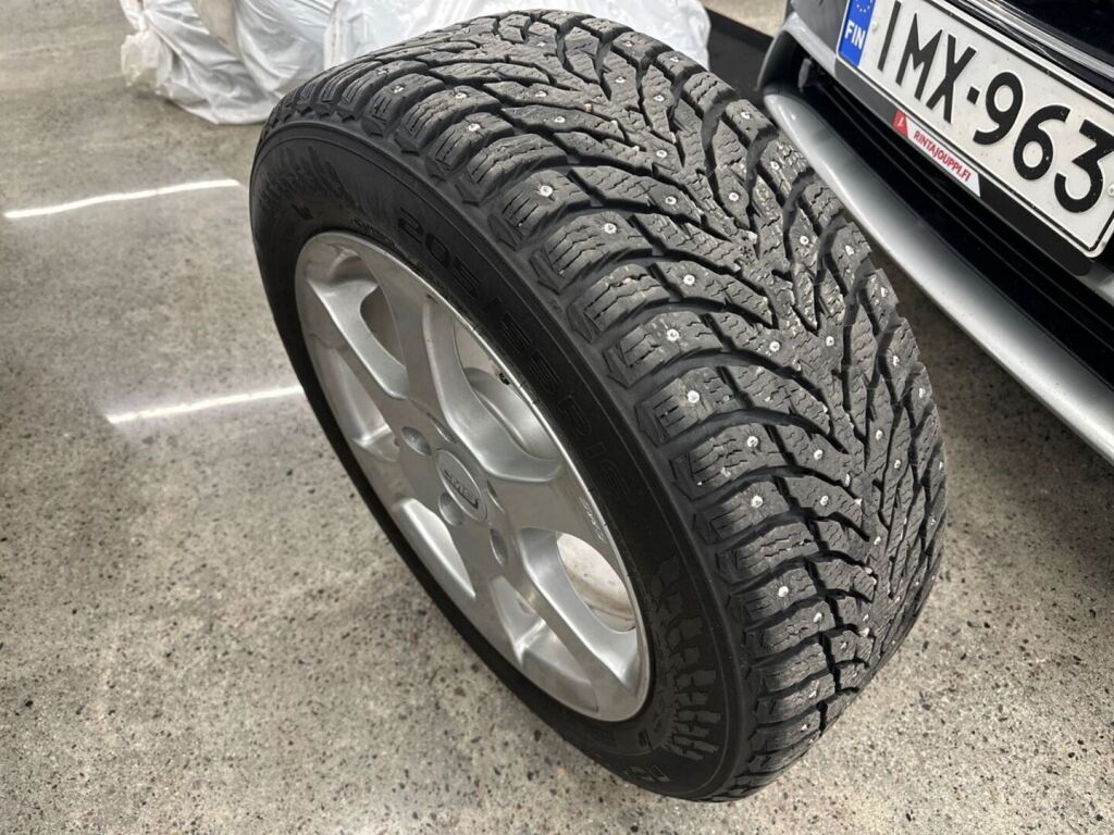 BMW 118 2019 Musta