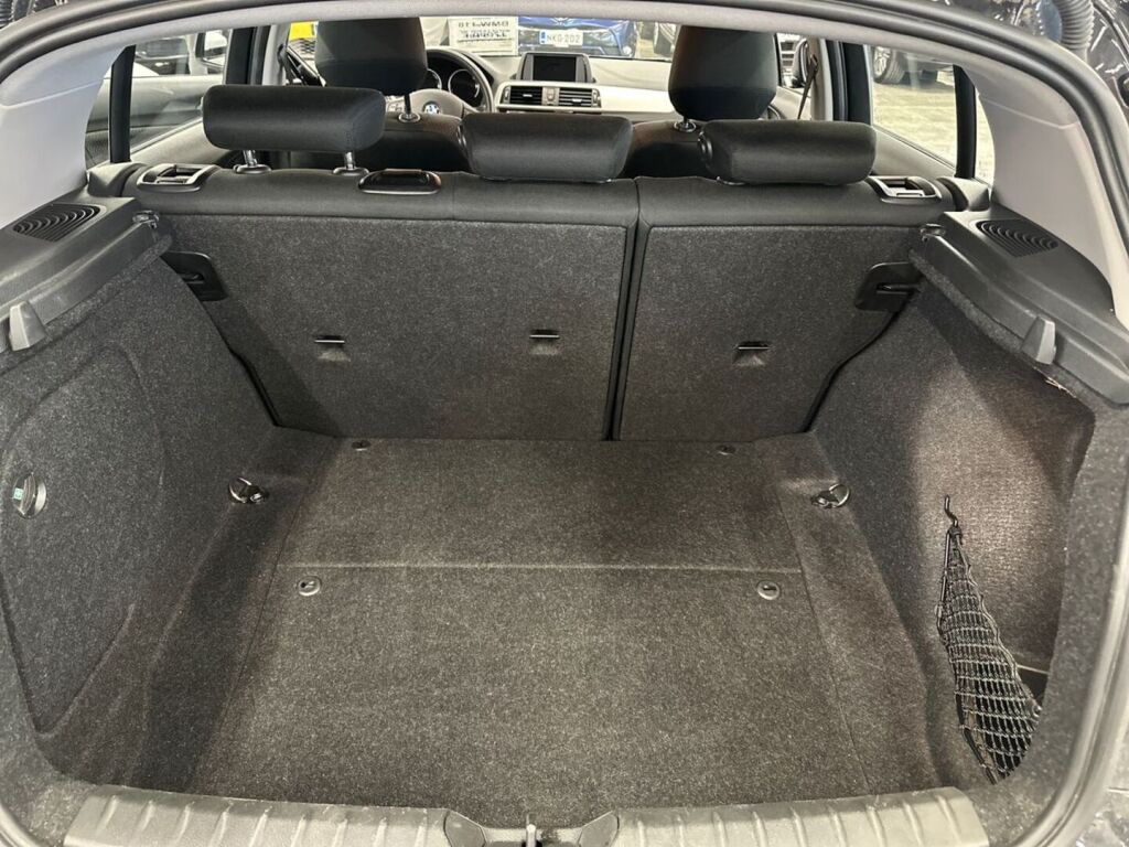 BMW 118 2019 Musta