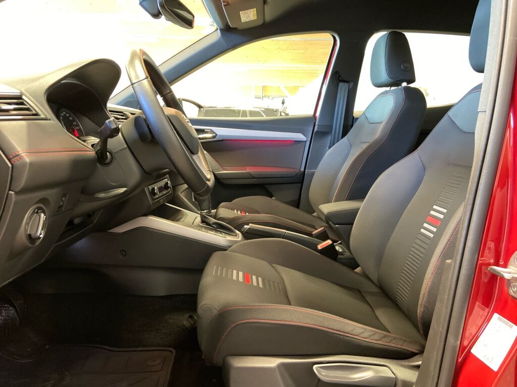Seat Arona 2019 Punainen