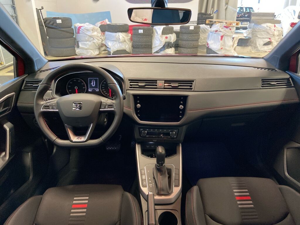 Seat Arona 2019 Punainen