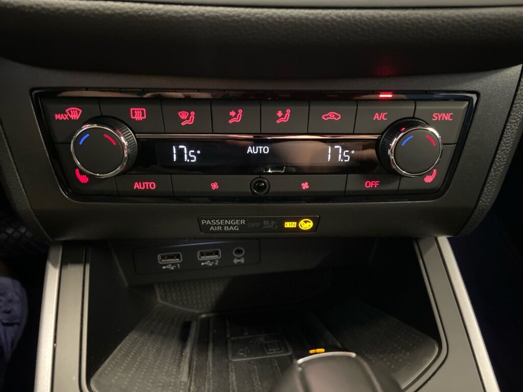 Seat Arona 2019 Punainen