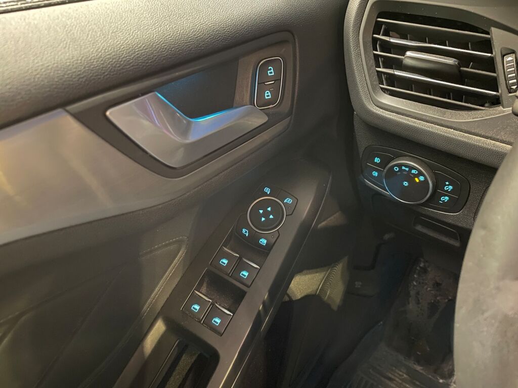 Ford Focus 2019 Sininen