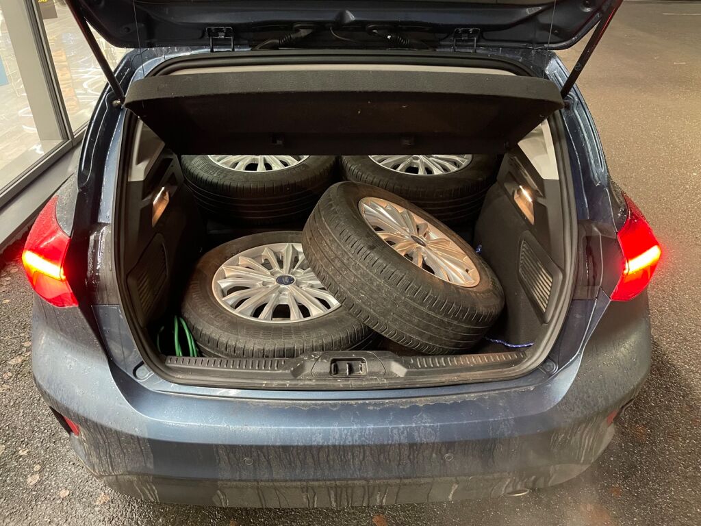 Ford Focus 2019 Sininen