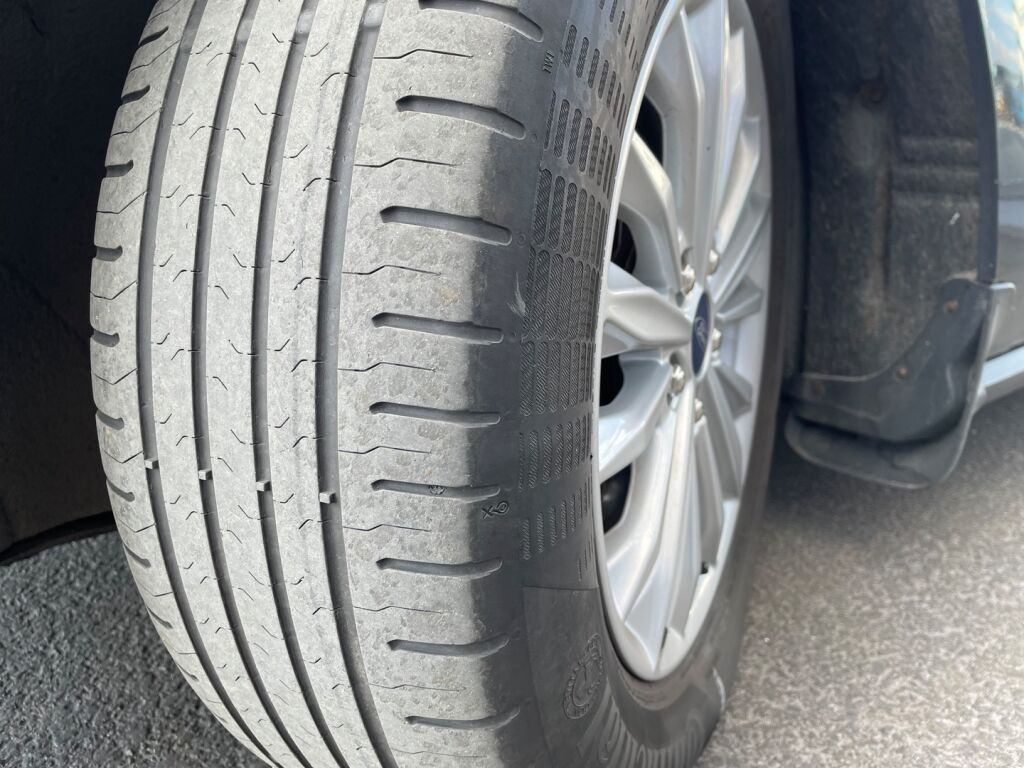 Ford Focus 2019 Musta