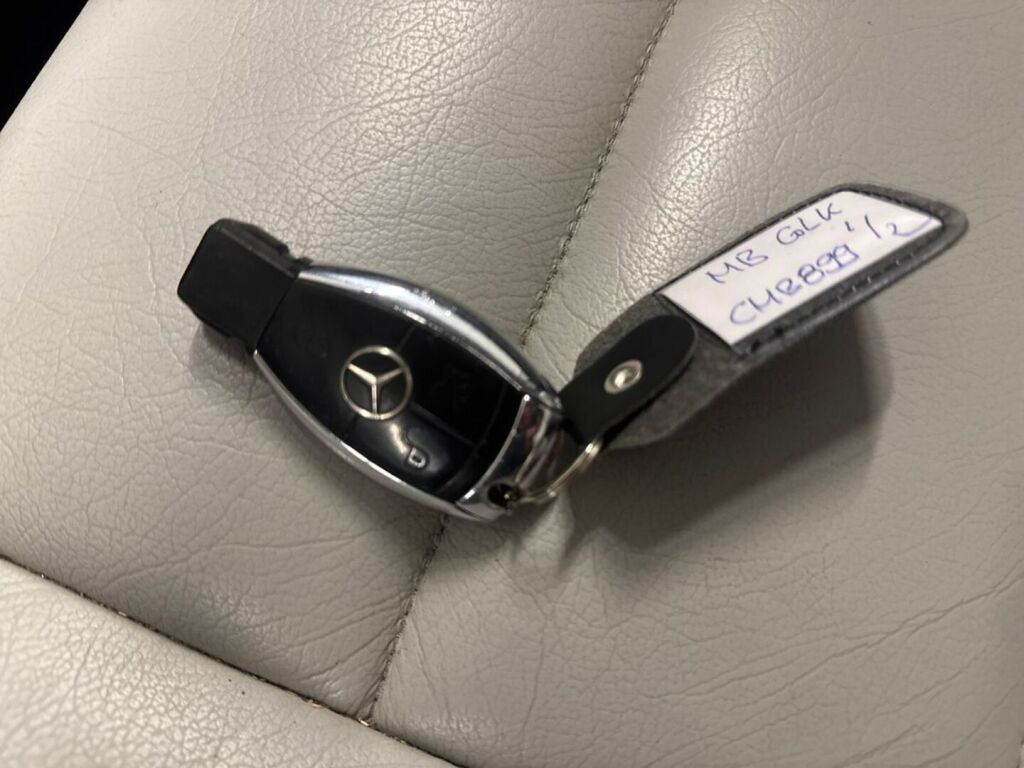 Mercedes-Benz GLK 2008 Musta