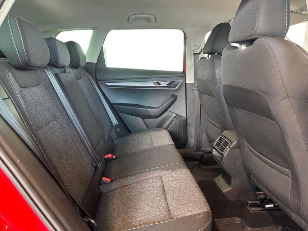 Skoda Karoq 2019 Punainen