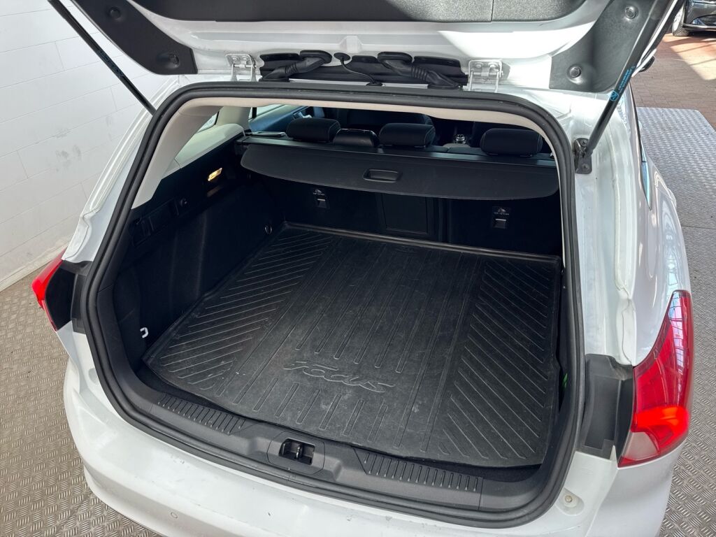 Ford Focus 2019 Valkoinen