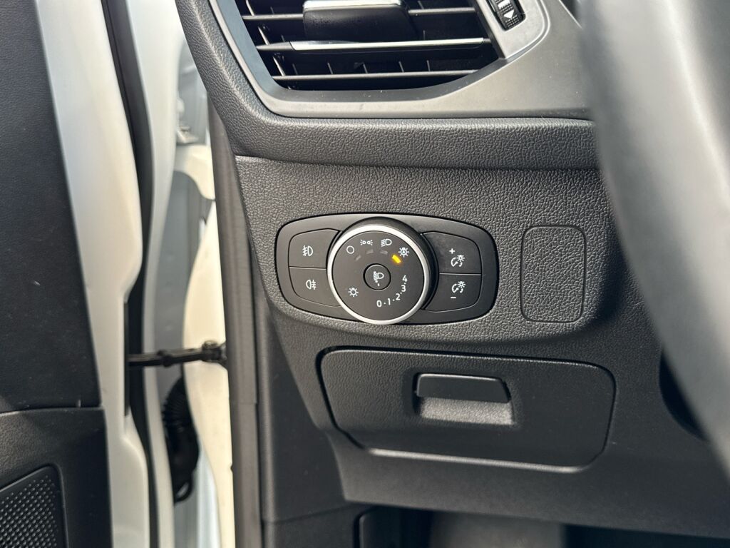 Ford Focus 2019 Valkoinen