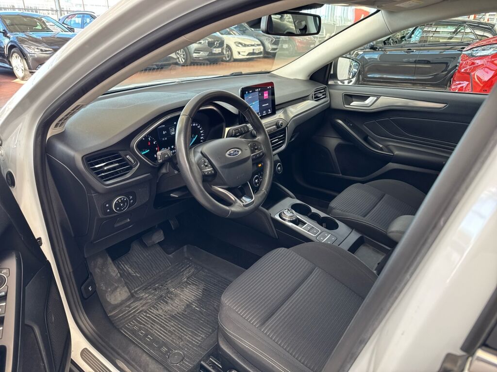 Ford Focus 2019 Valkoinen
